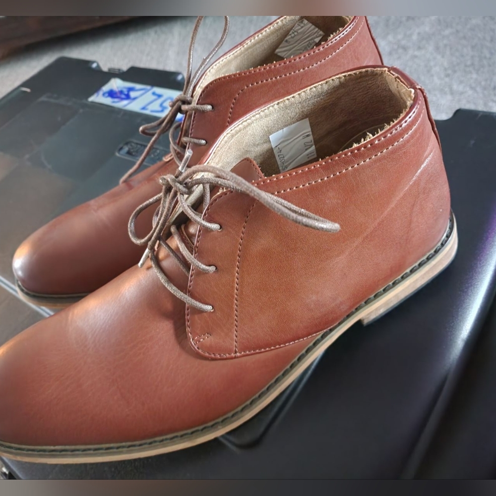 Mens Size 11 1/2 wide. DEER STAGS Memory Foam Dress Shoes